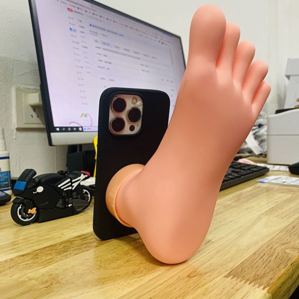 Three-dimensional Funny Jade Foot Phone Case Suitable for iPhone14promax Apple 13 Ugly Cute Big Feet 12/11p Trendy